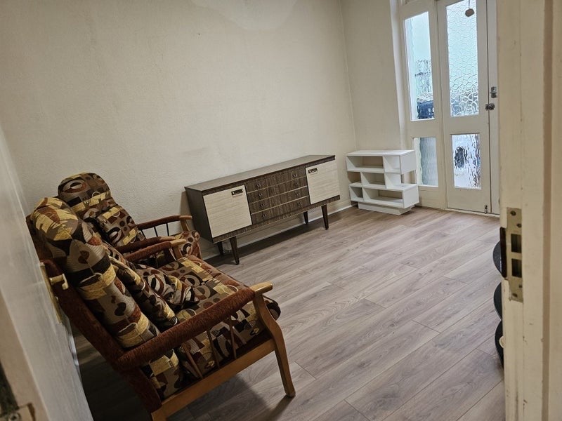 Room Cleveley Crescent in Greater London