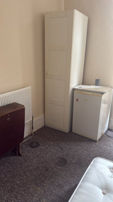 Room Burrage Road in Greater London