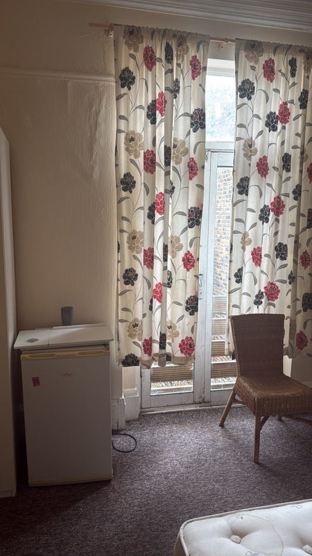 Room Burrage Road in Greater London