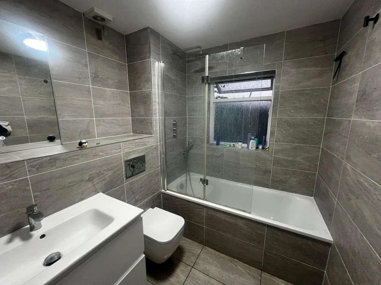 Room Saint Aubyn's Road in Greater London