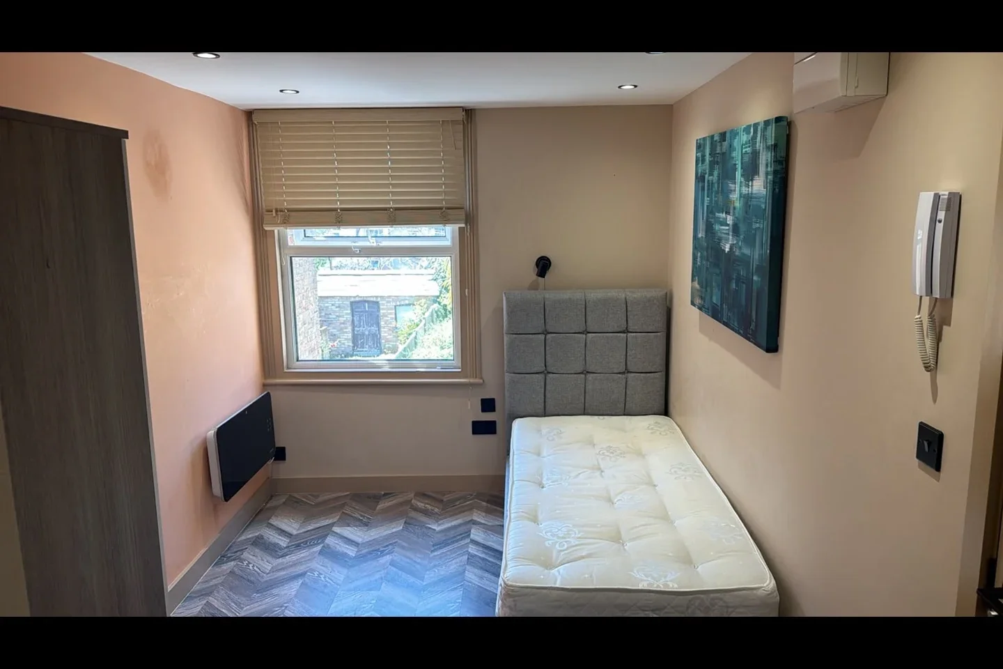 Room Chester Road in Watford