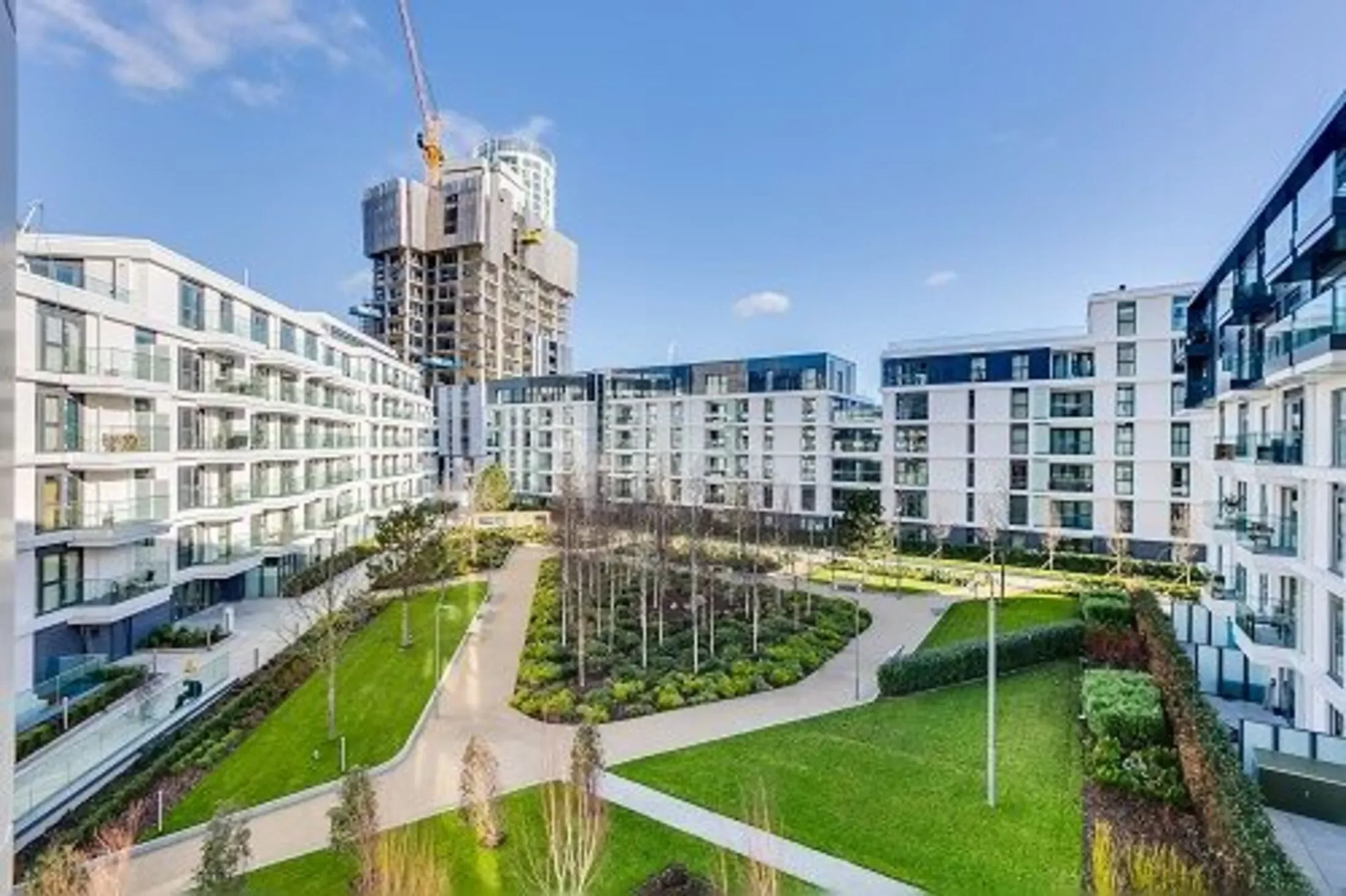 Flat Ace Way in Greater London