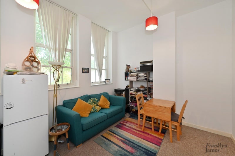 Flat St. Anne's Row in Greater London