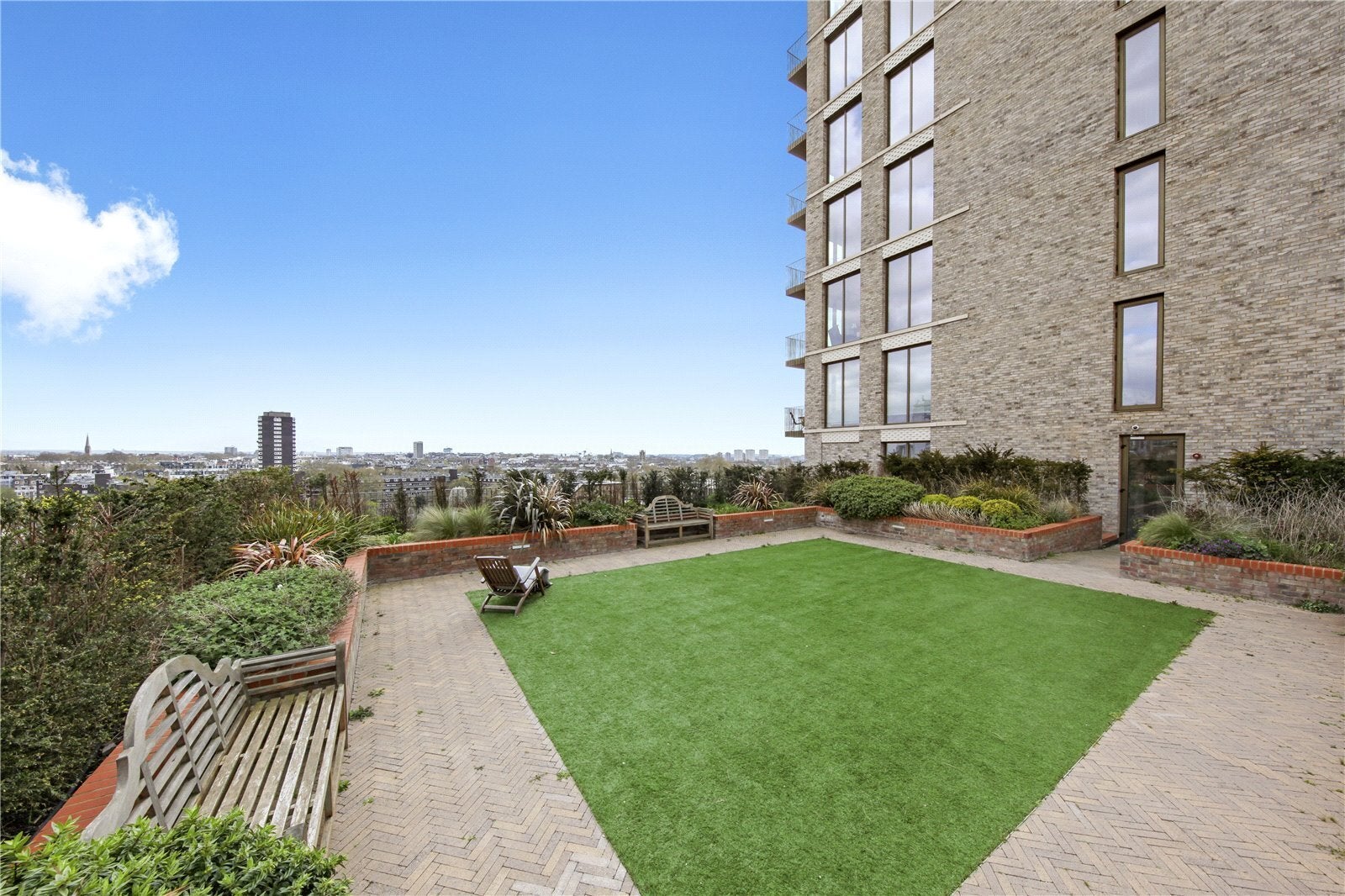 Flat Woodfield Road in City of Westminster