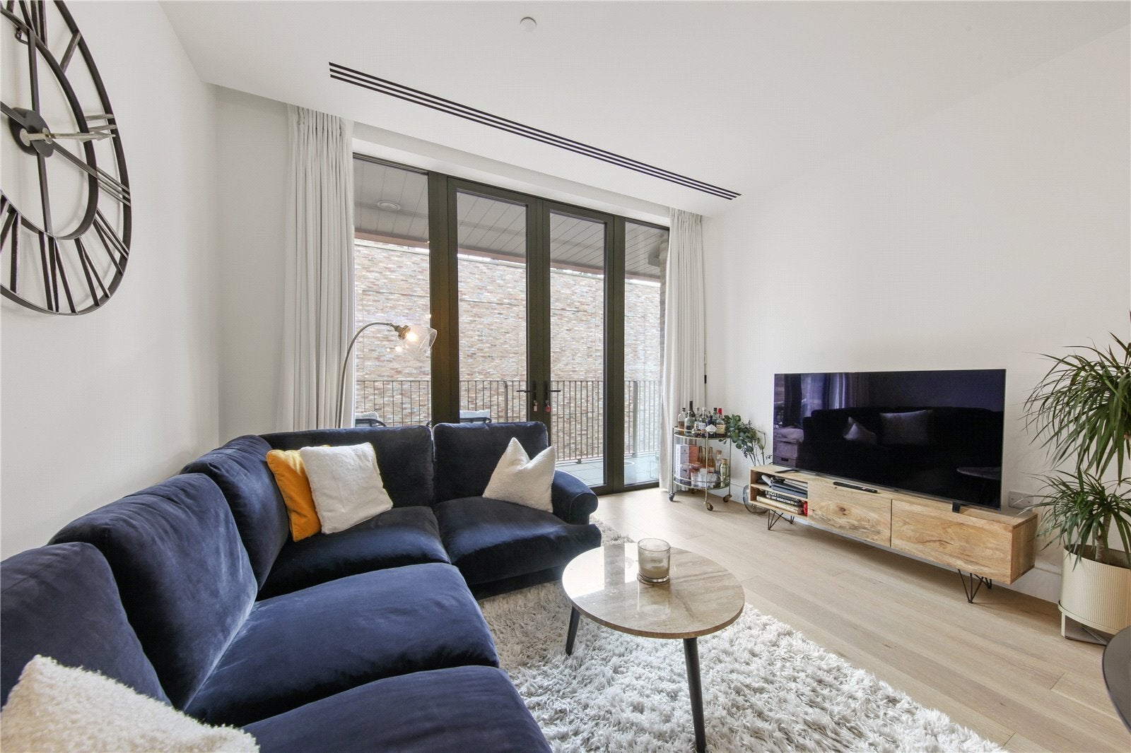 Flat Woodfield Road in City of Westminster