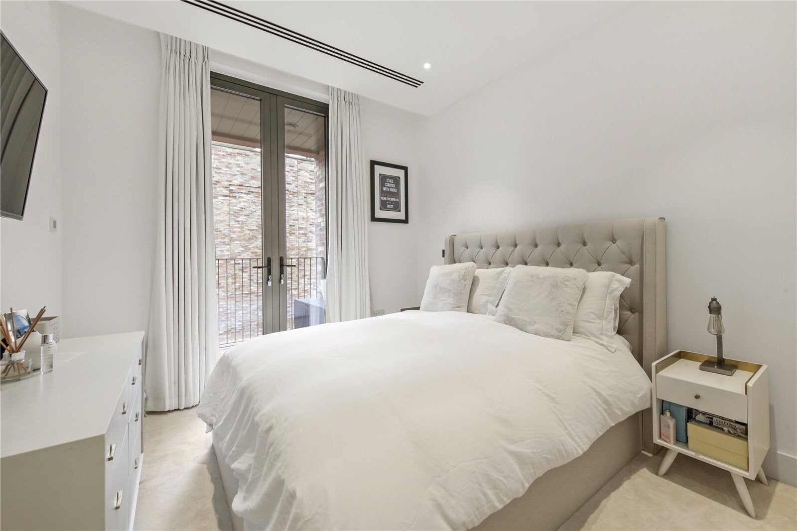 Flat Woodfield Road in City of Westminster