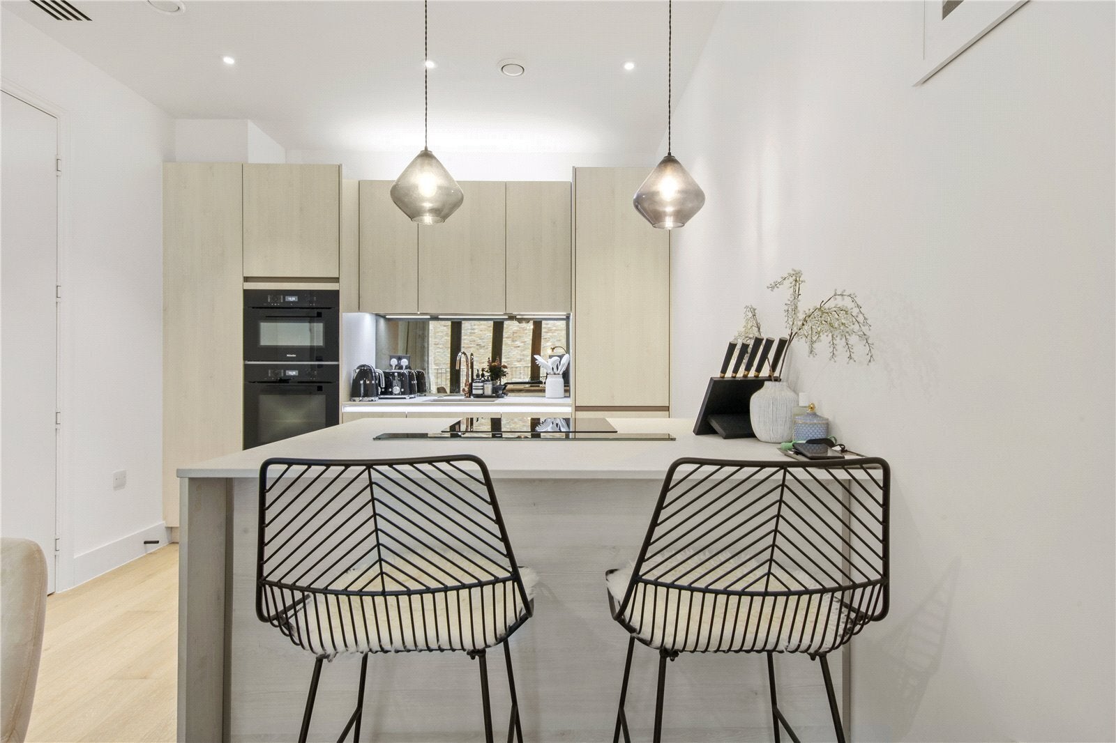 Flat Woodfield Road in City of Westminster