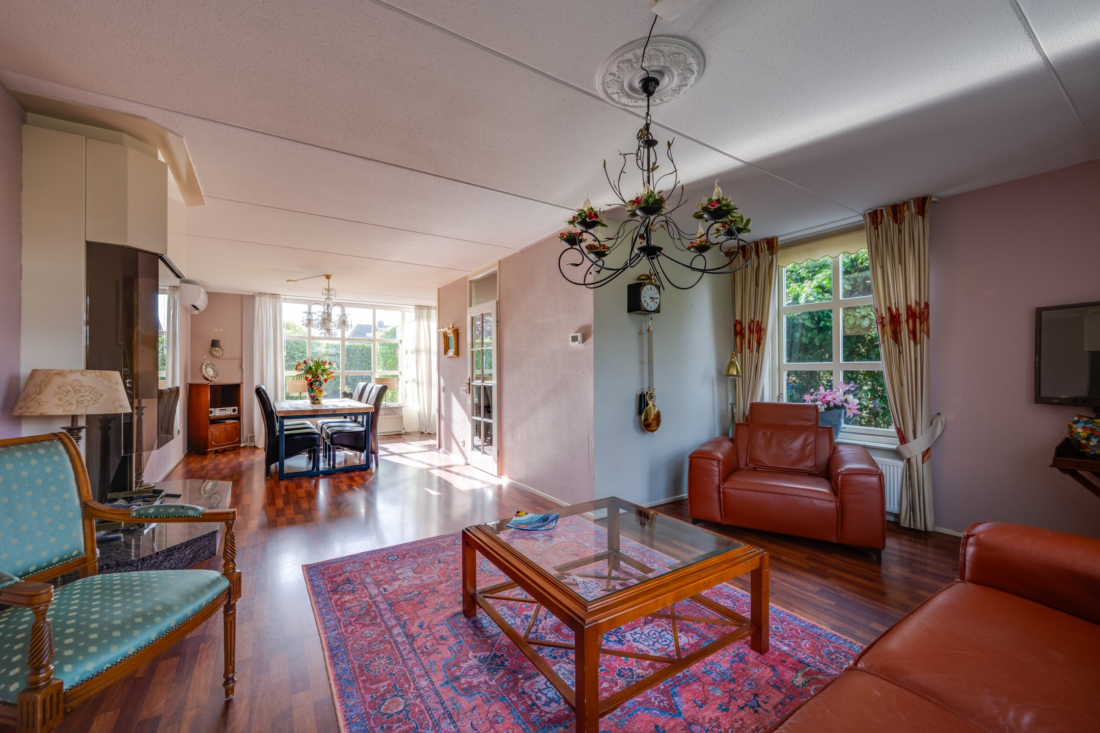 Tussenwoning te koop: mr. Jaap Burgerlaan 6, Willemstad