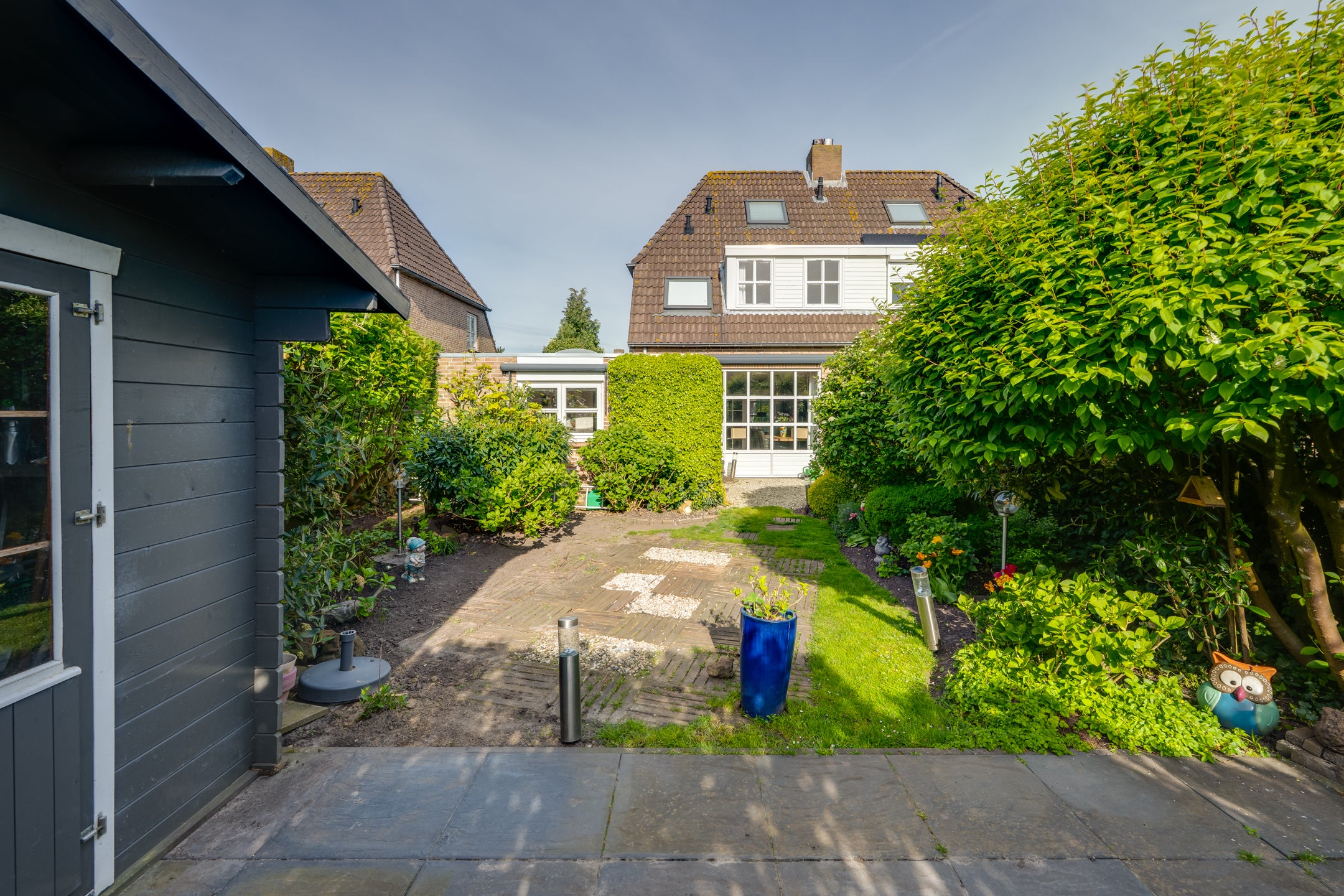 Tussenwoning te koop: mr. Jaap Burgerlaan 6, Willemstad