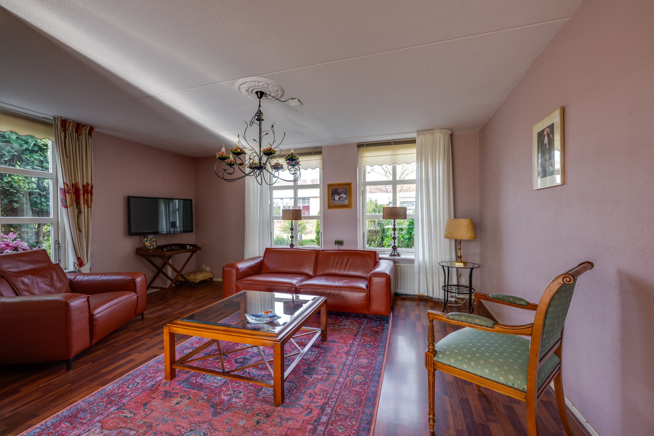 Tussenwoning te koop: mr. Jaap Burgerlaan 6, Willemstad