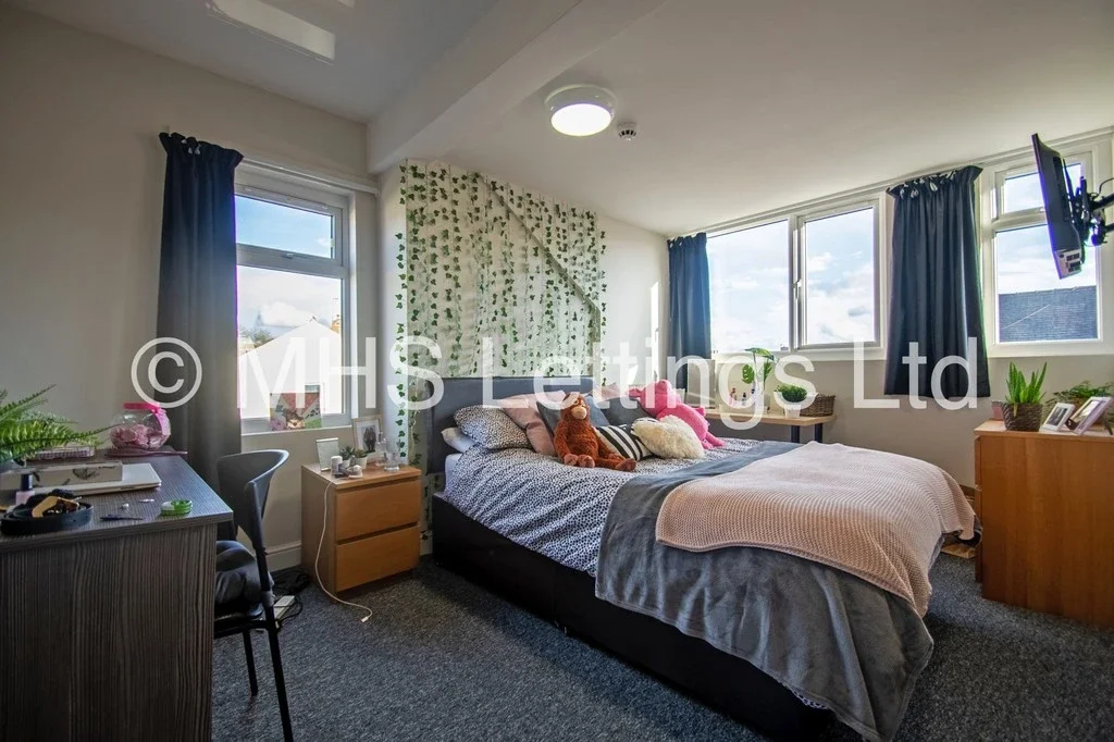 Flat Back Newport Mount in Leeds