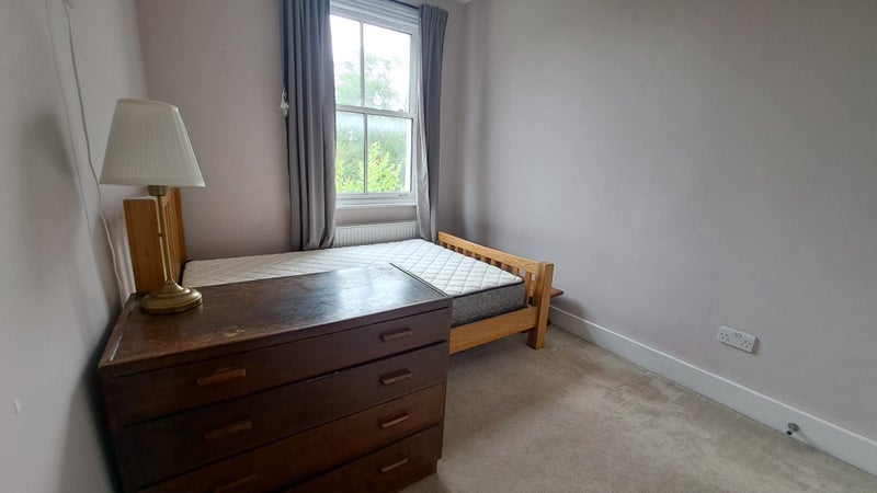 Room Albion Way in Greater London