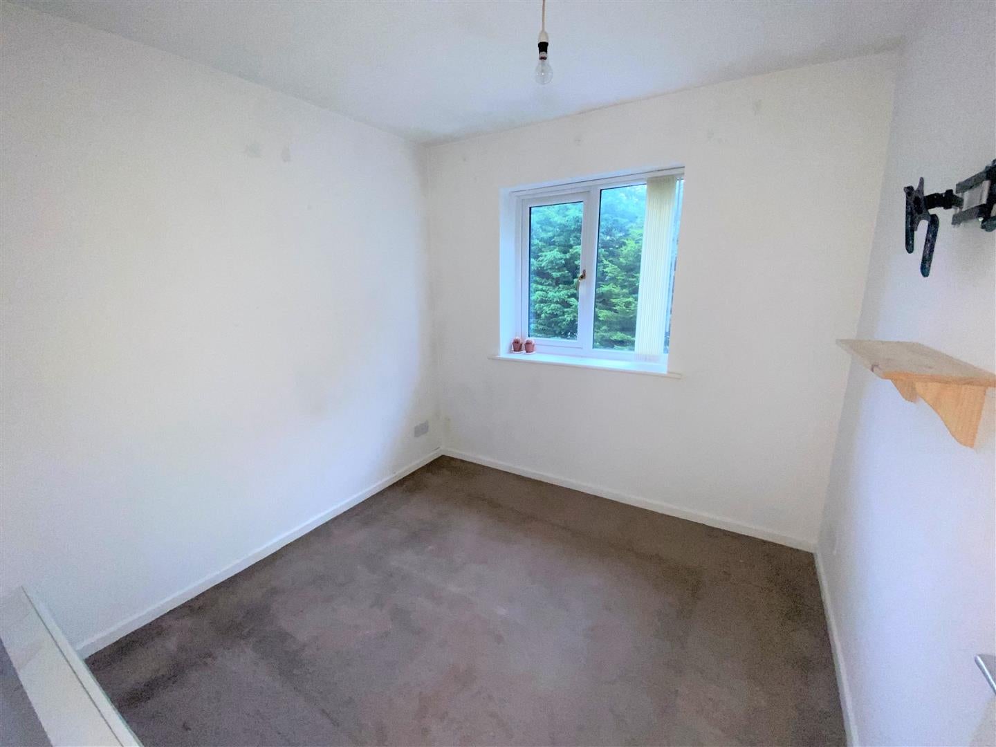 Flat Hareden Road in Preston
