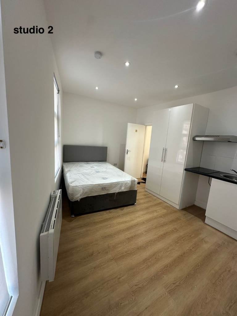 Flat Willesden Lane in Greater London