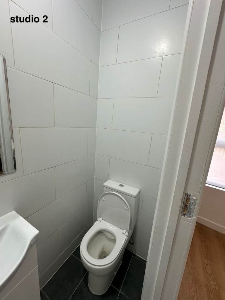 Flat Willesden Lane in Greater London