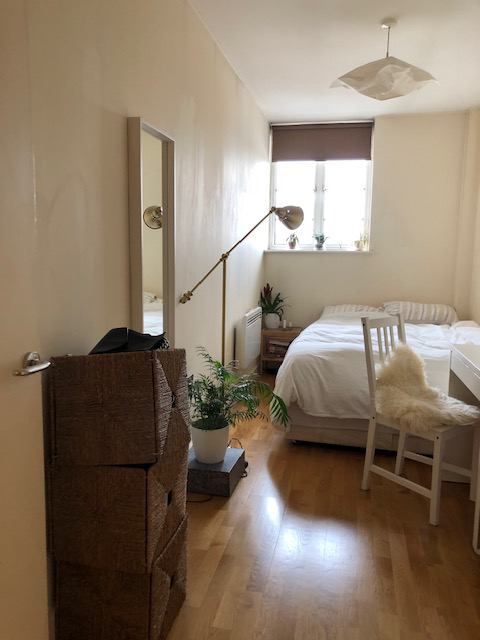 Room Seven Sisters Road in Greater London