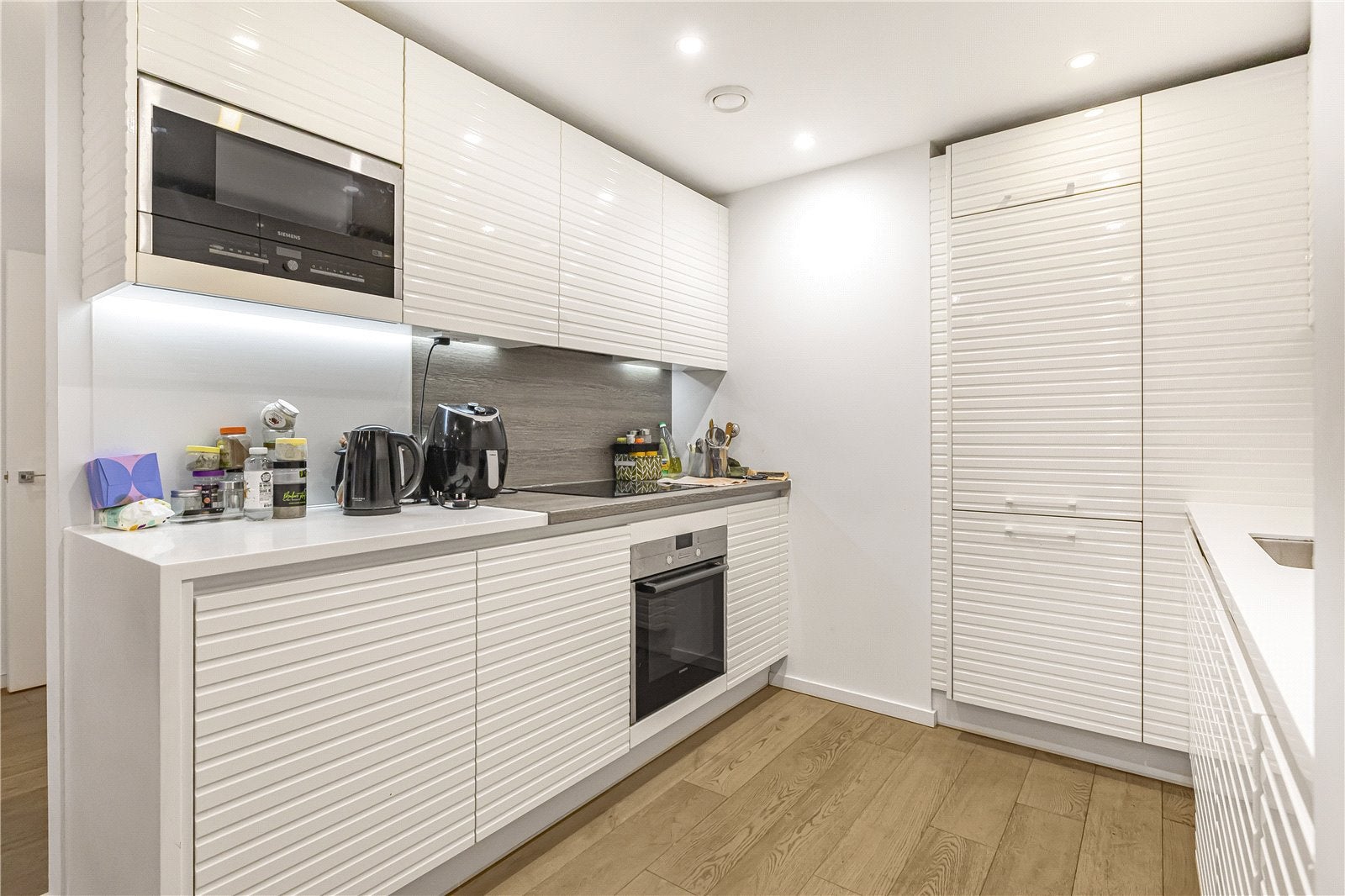 Flat Lever Street in Greater London