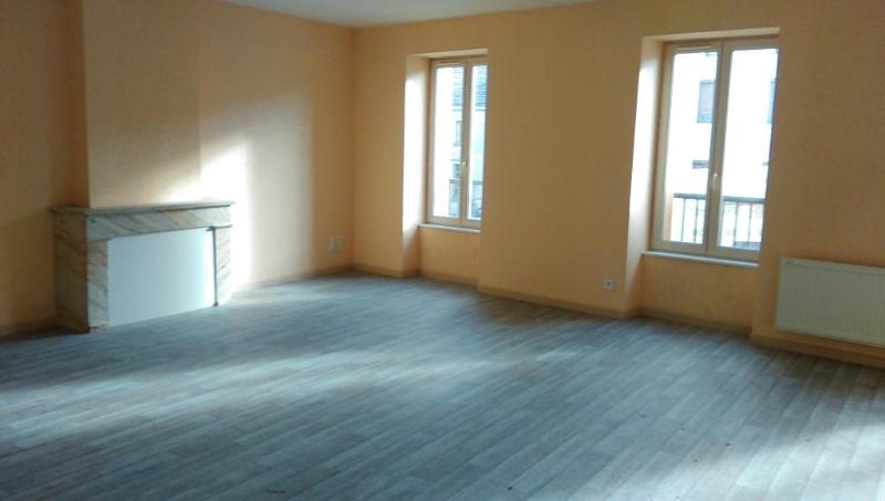 Flat Place de la République in Saint-Bonnet-le-Château