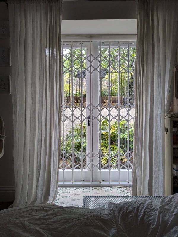 Flat Larkhall Lane in Greater London
