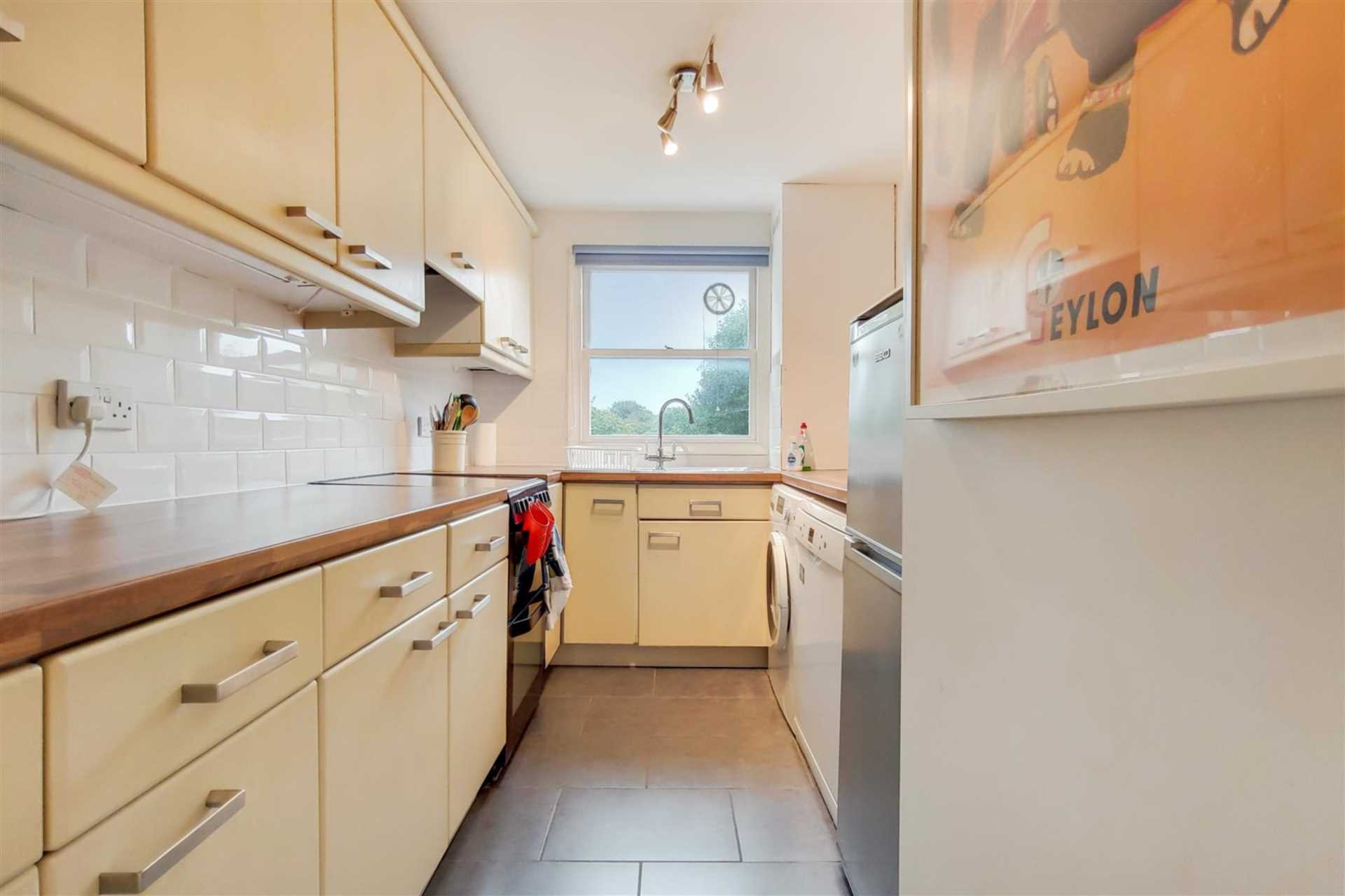 Flat Talbot Road in Greater London