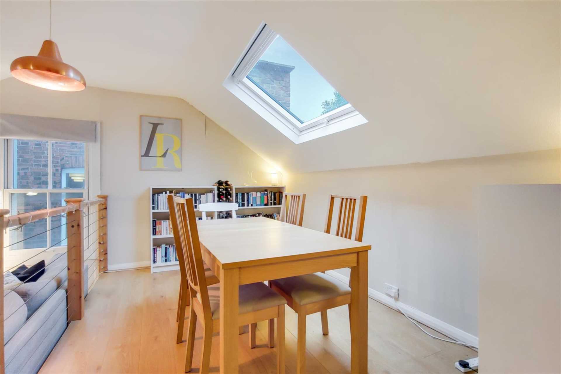Flat Talbot Road in Greater London