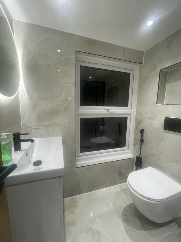 Room Durham Road in Greater London