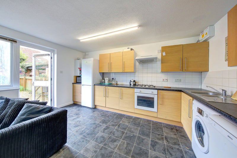 Room Telegraph Place in Greater London