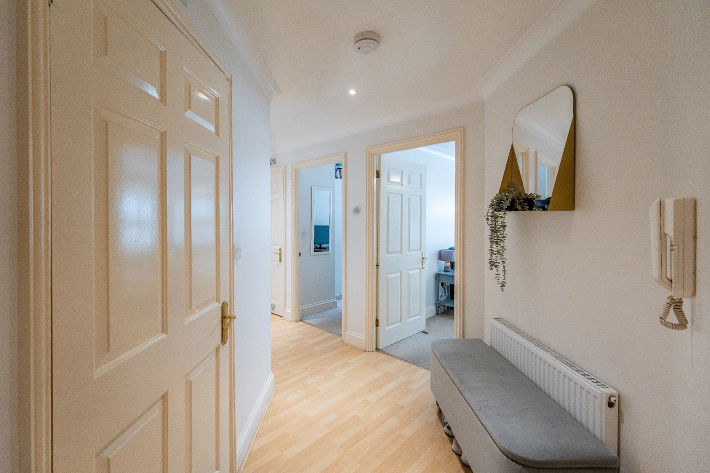Flat Henfield Road in Greater London