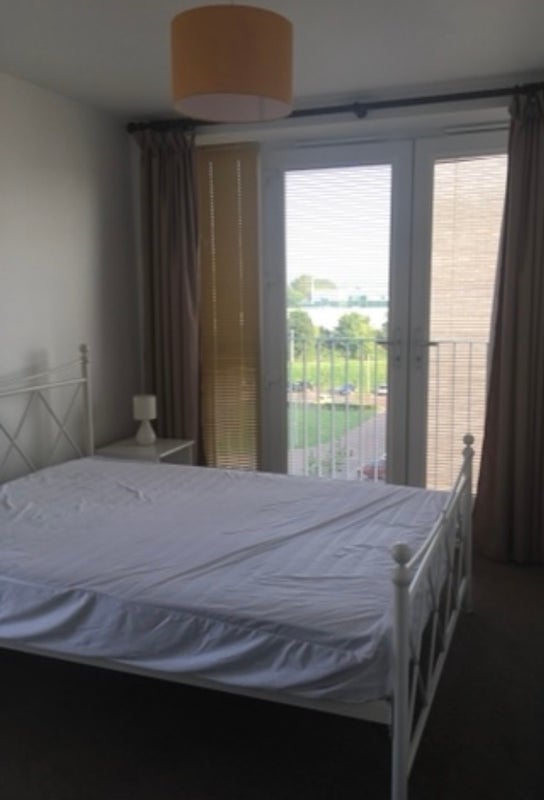 Room Arneil Drive in City of Edinburgh
