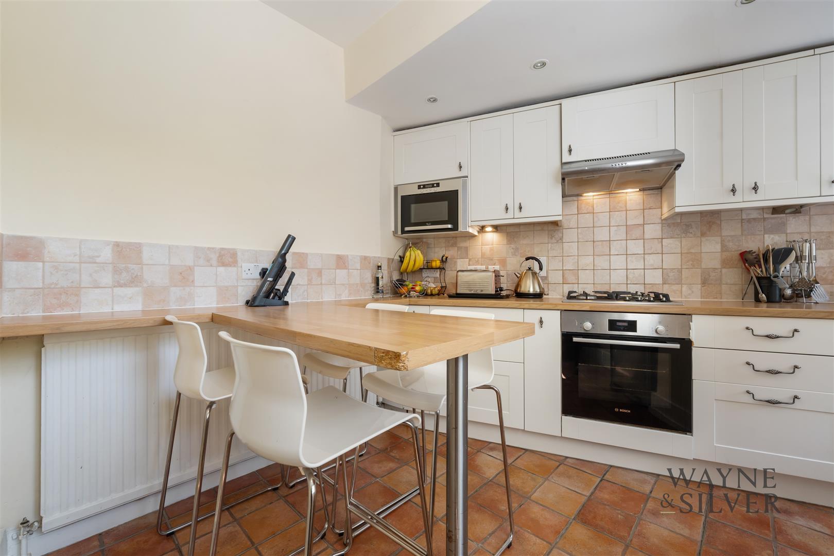 Flat Holly Hill in Greater London