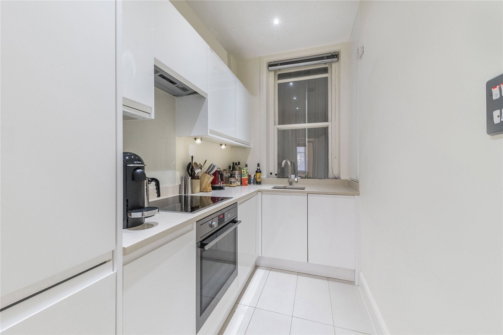 Flat Ridgmount Gardens in Greater London