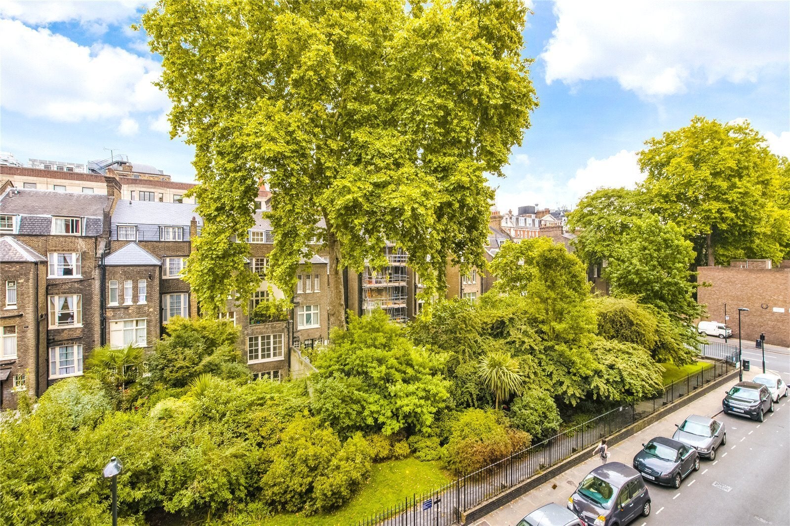 Flat Ridgmount Gardens in Greater London