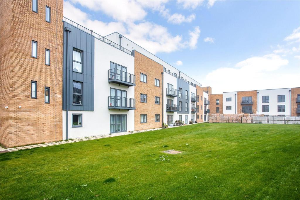 Flat Stockwood Crescent in Luton