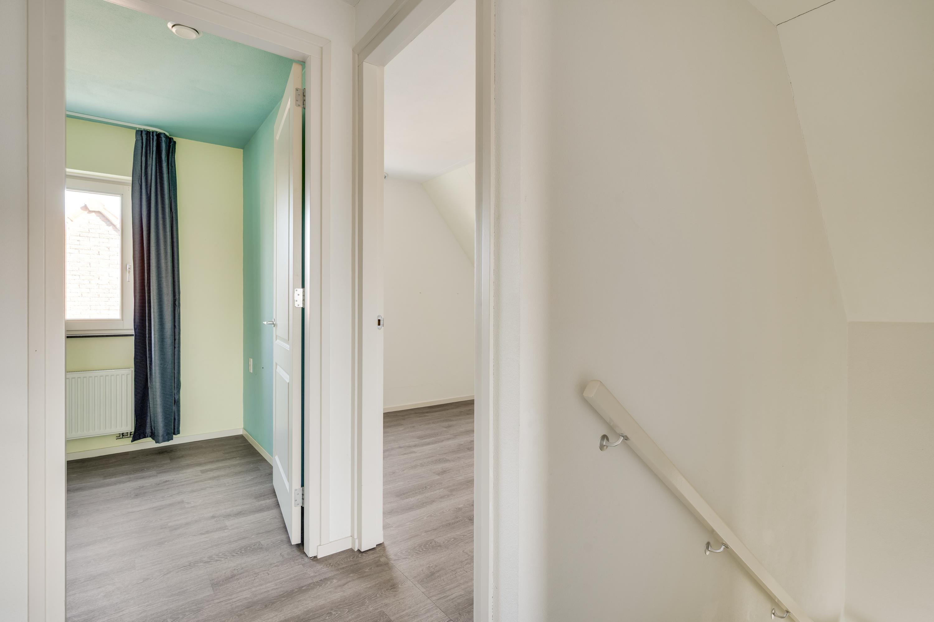 Hoekwoning te koop: Kerkplein 8B, Neer