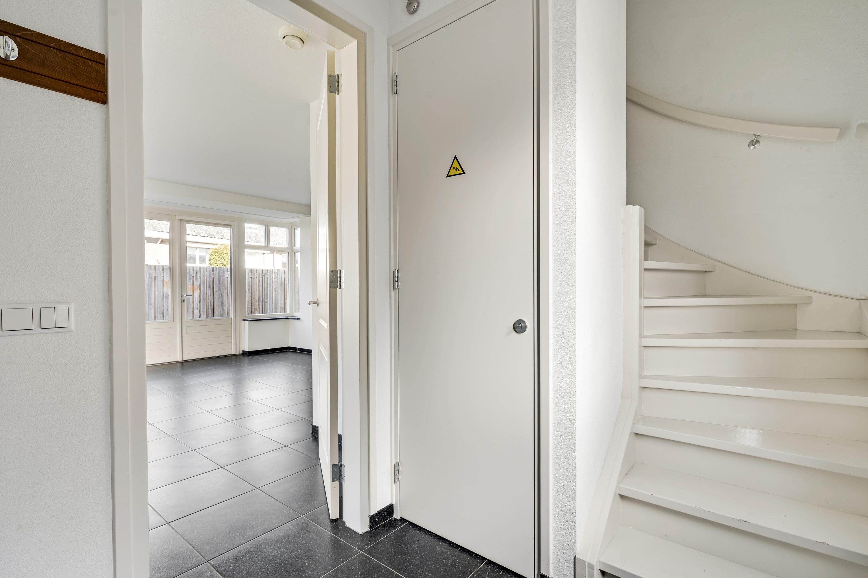 Hoekwoning te koop: Kerkplein 8B, Neer