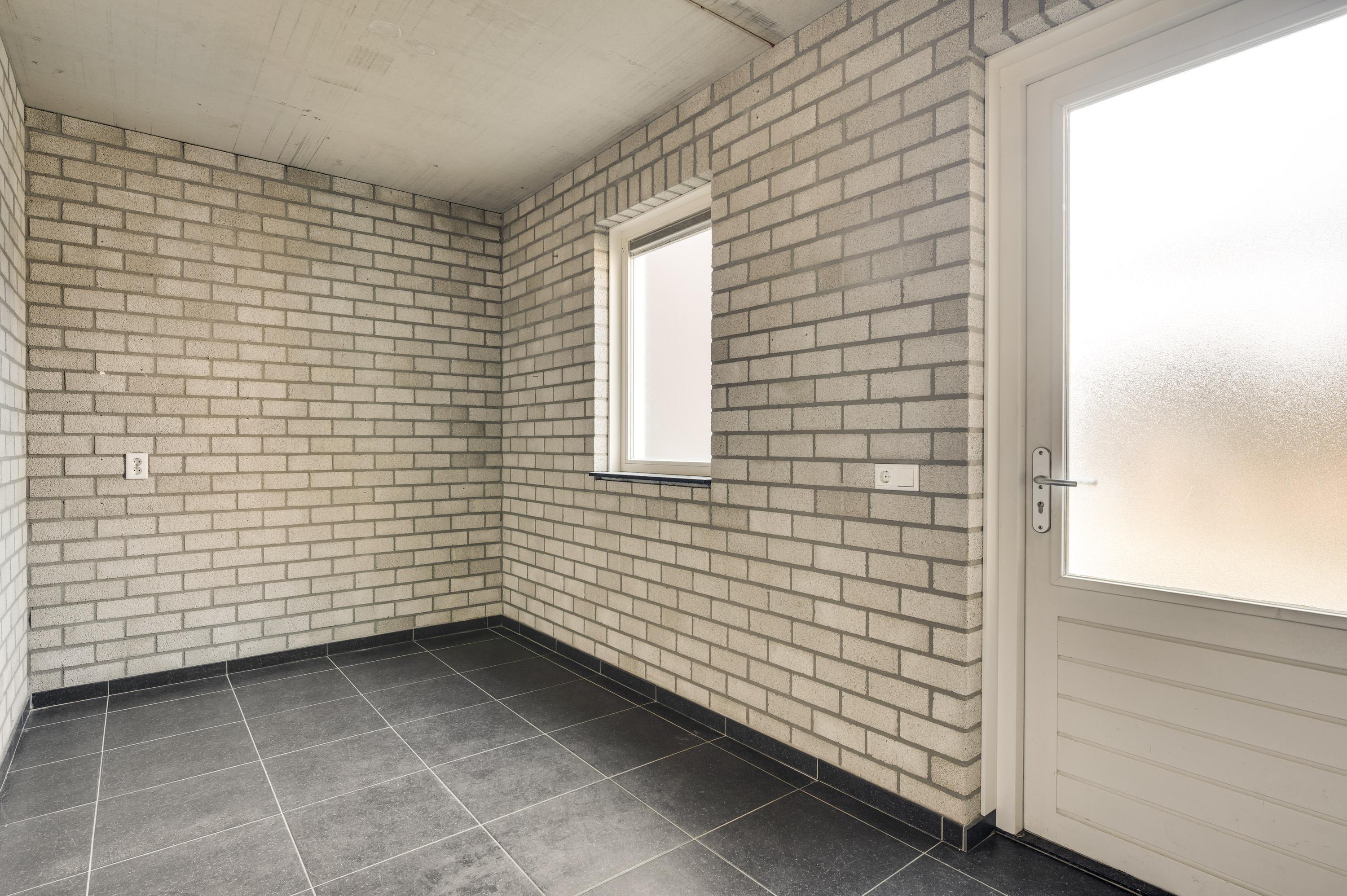 Hoekwoning te koop: Kerkplein 8B, Neer