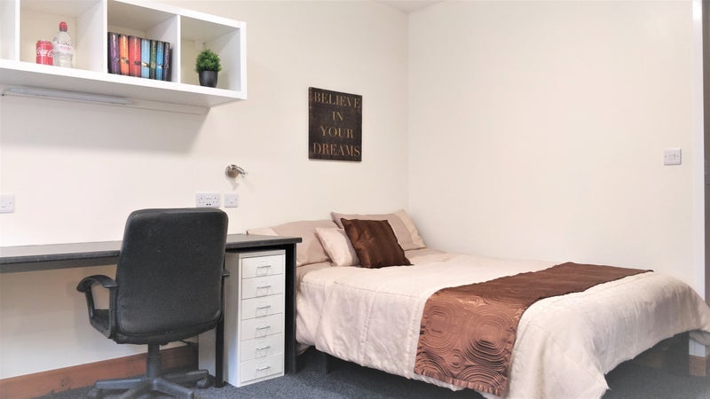Flat Bowran Street in Preston