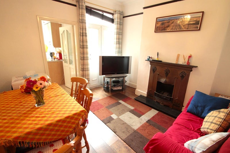 Room Romer Road in Liverpool