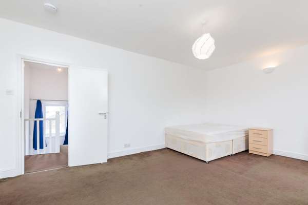Flat Burdett Road in Greater London