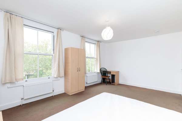 Flat Burdett Road in Greater London