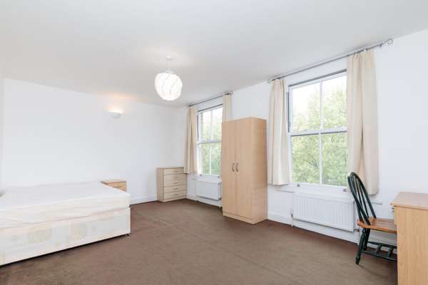 Flat Burdett Road in Greater London