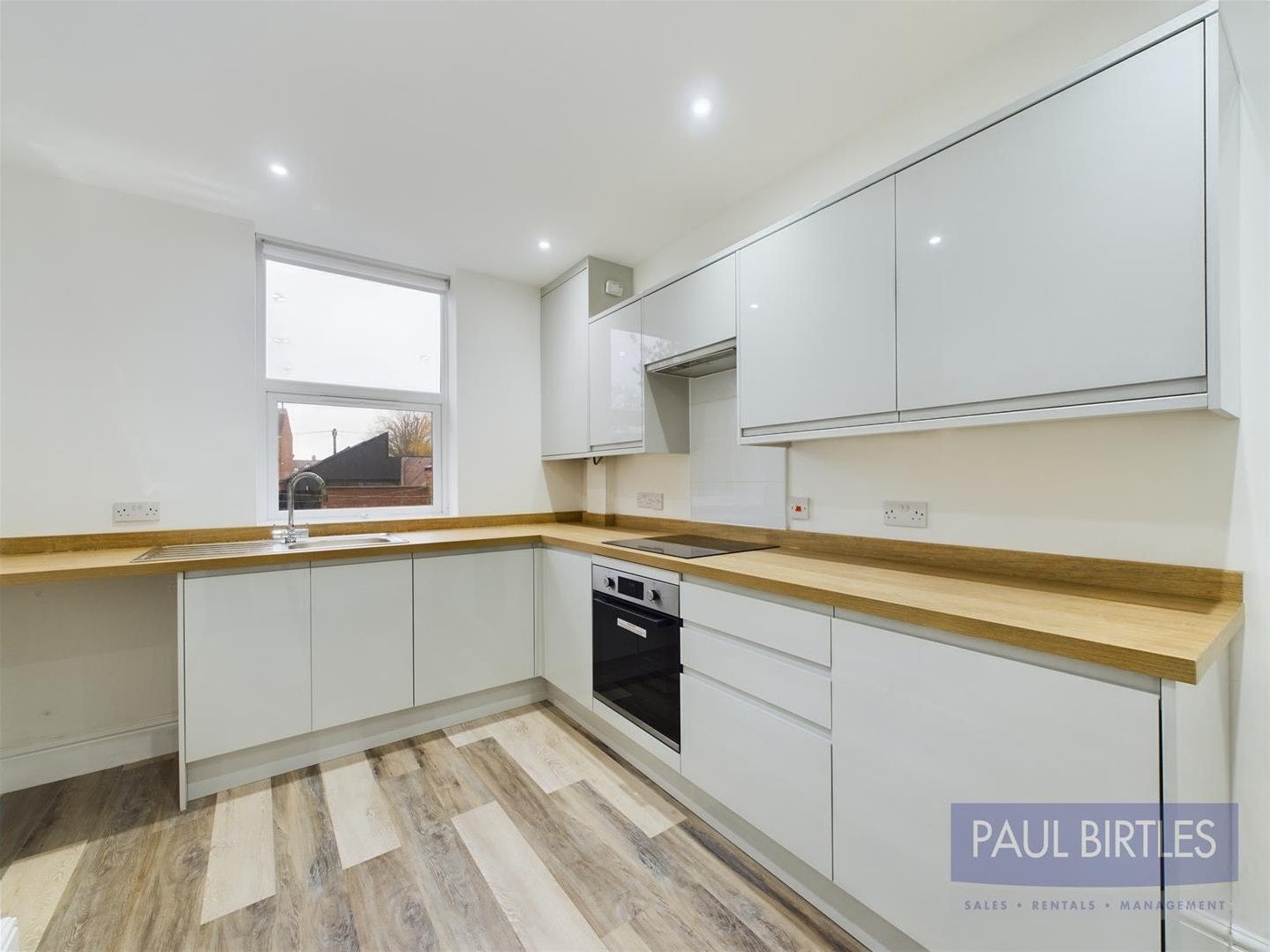 Flat Roseneath Road in Manchester