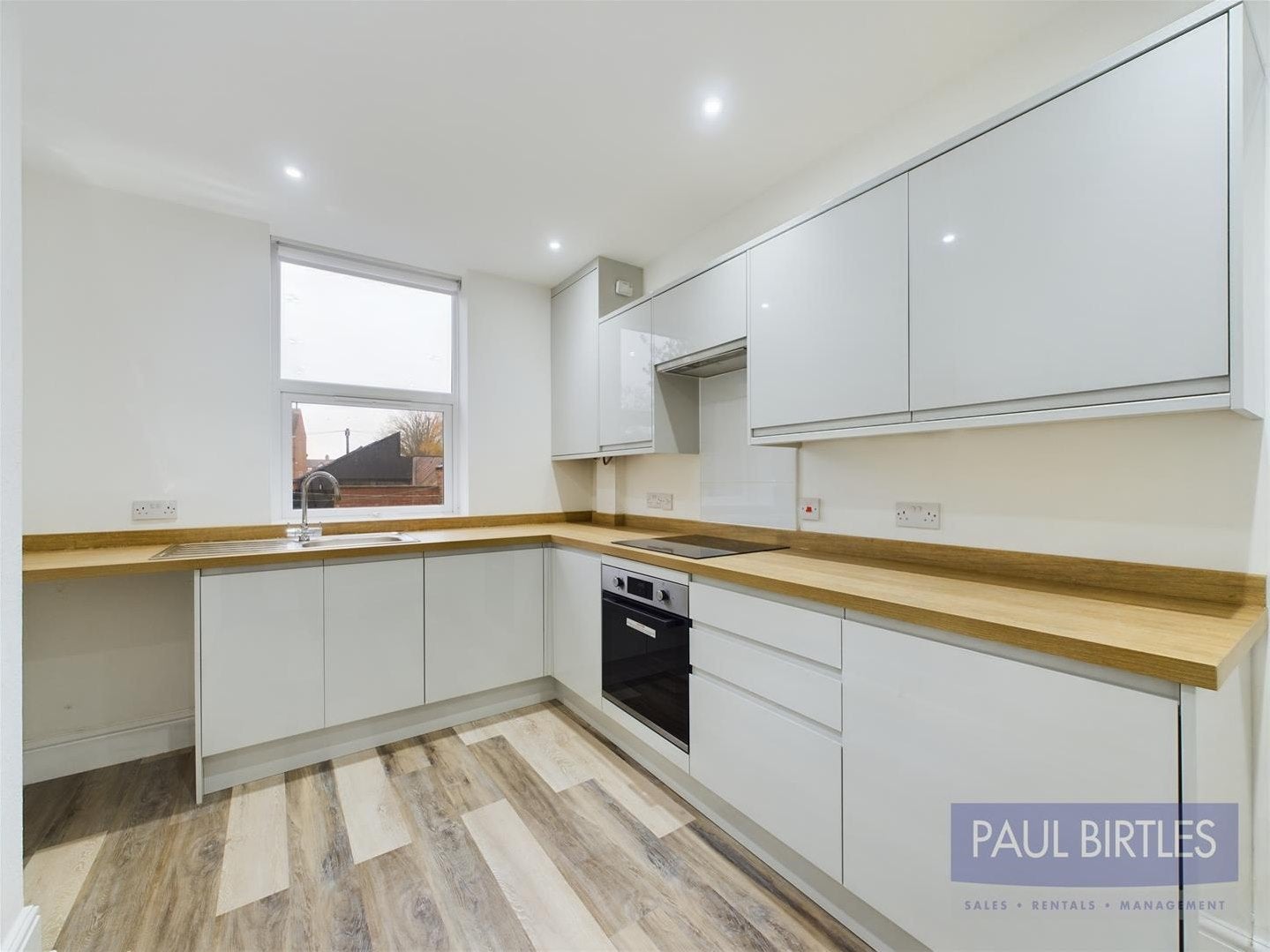 Flat Roseneath Road in Manchester