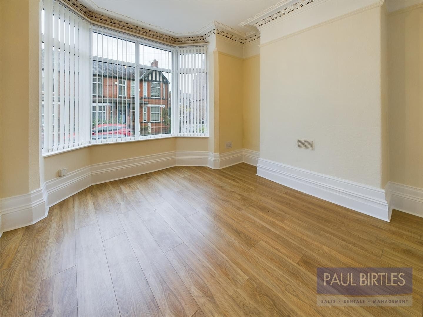 Flat Roseneath Road in Manchester