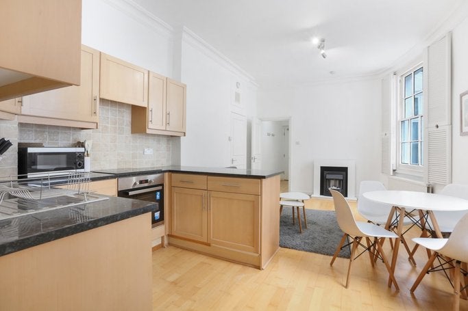 Flat Gloucester Terrace in City of Westminster