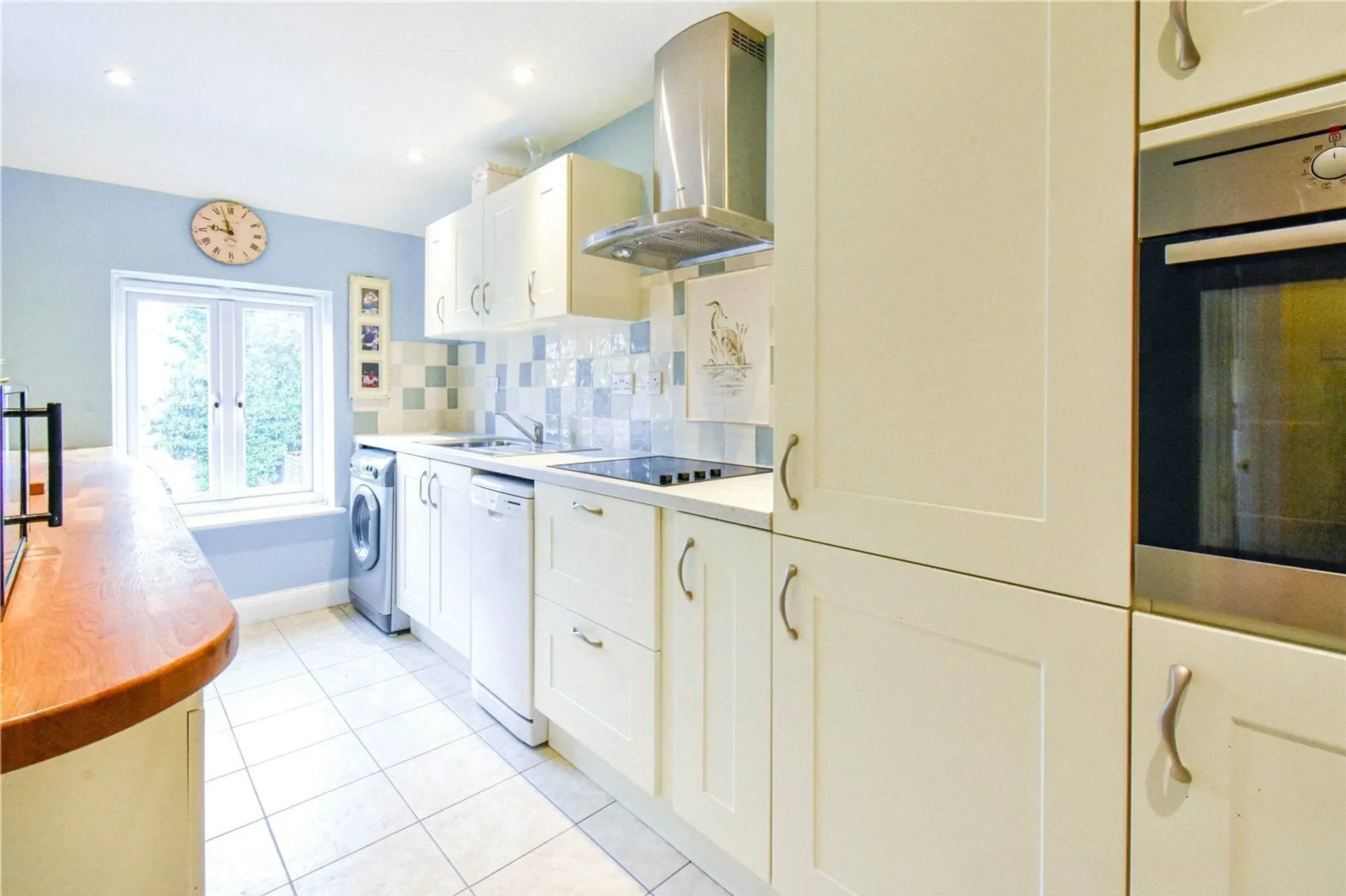 Flat Isles Court in Marlborough