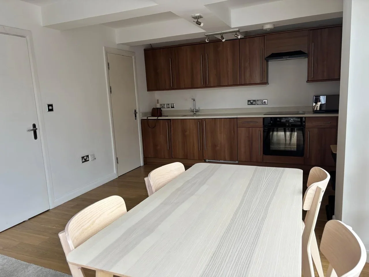 Flat Union Walk in Greater London