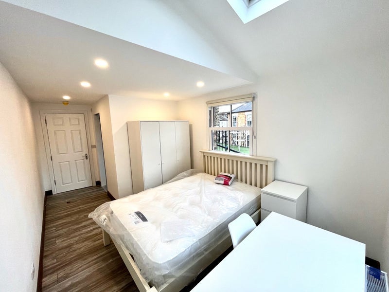 Room Gilstead Road in Greater London