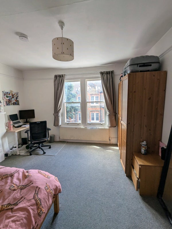 Room Aristotle Road in Greater London