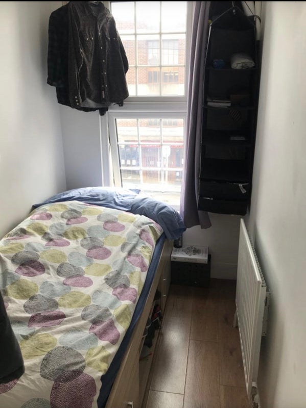 Room Totterdown Street in Greater London